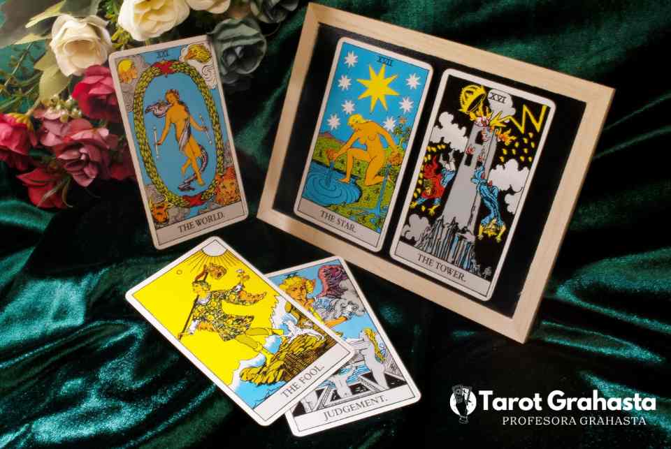 Tirada de Tarot El Oráculo Estelar Gratis 12 cartas