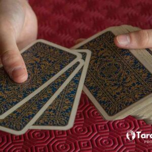 Descubre el Tarot Gratis con la Profesora Grahasta