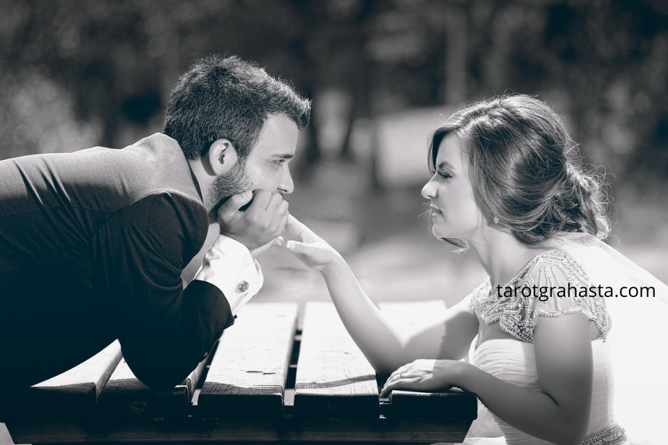 Amarres de Amor, profesora Grahasta, atraer a tu pareja, tarotista profesional, magia blanca, amarres efectivos, amarres sin manipulación, consulta espiritual, videollamada de tarot, atención confidencial, guía espiritual, consulta desde 25 dólares, amarres personalizados, rituales amorosos, resultados reales, conexión energética, recuperar el amor, conquistar con energía positiva