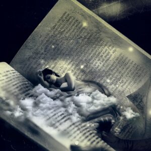 Fotomontaje de una mujer en una cama que evoca el mundo de los sueños