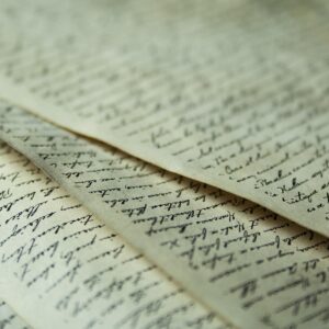 Carta escrita a mano para un ritual de luna llena de soltar y cerrar ciclos